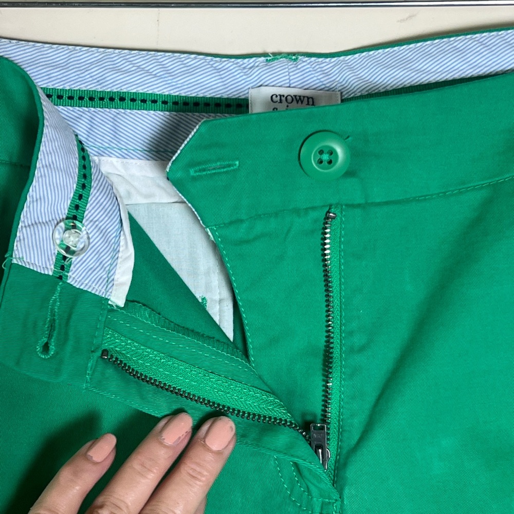 Crown & Ivy Green Chino Shorts Women’s Size 12 Preppy Summer 5” Inseam - Picture 2 of 6